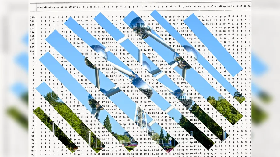 Datenvisualisierung über dem Atomium in Brüssel, Symbolbild zur EU-KI-Regulierung